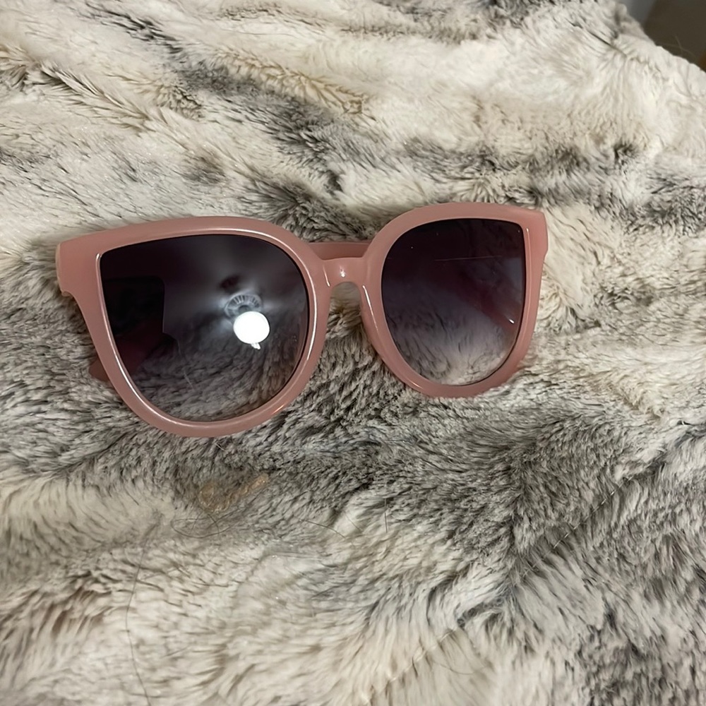 Pink sunglasses youth size 🕶️